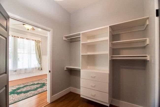 Building Photo - 407 N Moody St