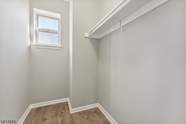 Building Photo - 1501 S Wood Ave