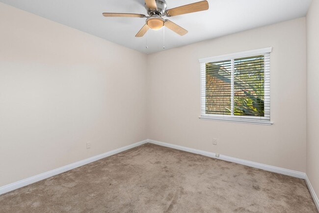 Building Photo - One level single family home in Clairemont...