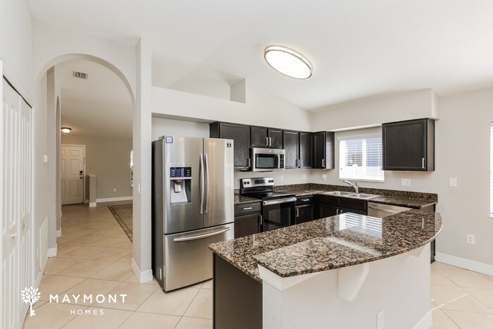 Building Photo - 2615 Queen Alberta Dr