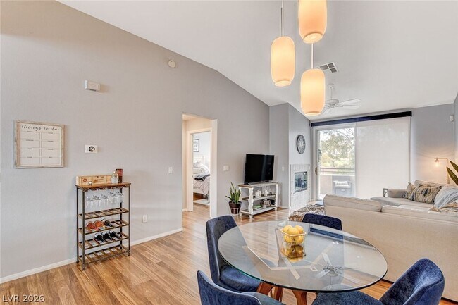 Building Photo - 656 Peachy Canyon Cir