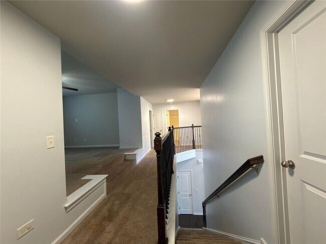 Building Photo - 2886 Cove View Ct SE