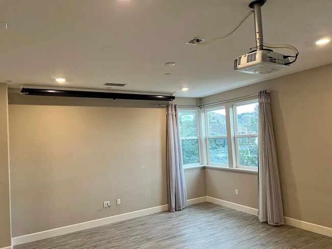 Building Photo - 121 Stevenson Blvd