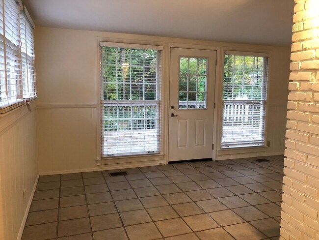 Building Photo - Renovated Brick Ranch in Oak Grove School District - Convenient to Emory & CDC