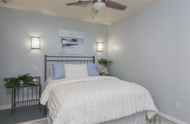 Building Photo - 9520 Seawall Blvd