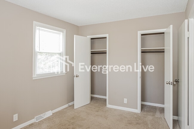 Building Photo - 3216 Teton Dr NW