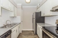 Building Photo - Step Into Style – Upscale Living Starts Now!
