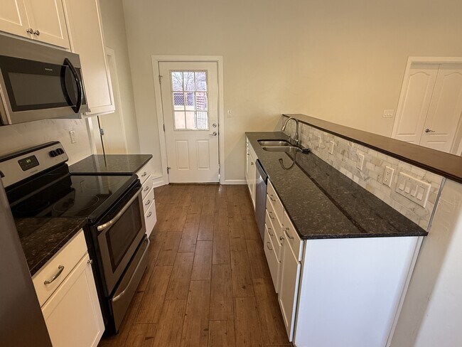 Building Photo - 2937 Washington St NE