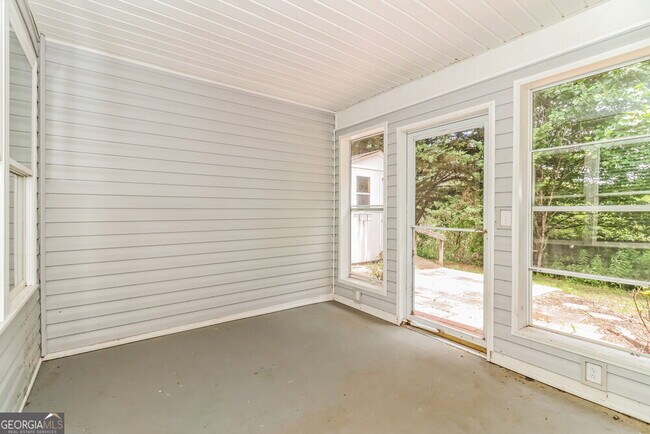 Building Photo - 218 Comet Ct