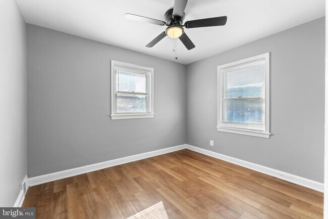 Building Photo - 1811 T Pl SE