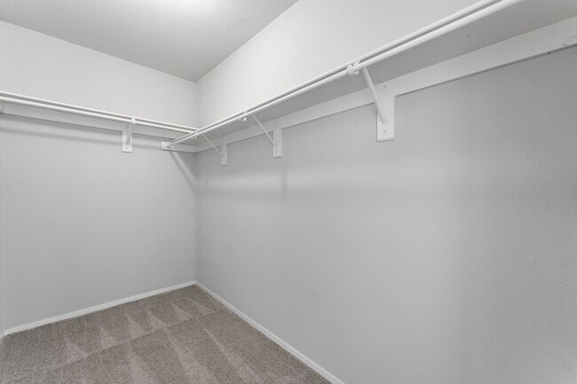 Building Photo - 848 NW Evans Cir