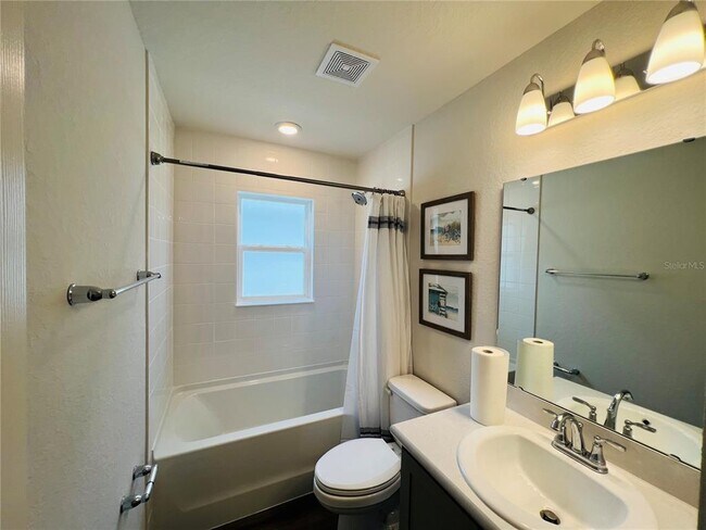 Building Photo - 1824 Brisbane Pl