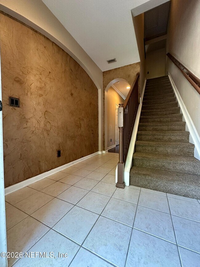 Building Photo - 5880 Sandstone Way