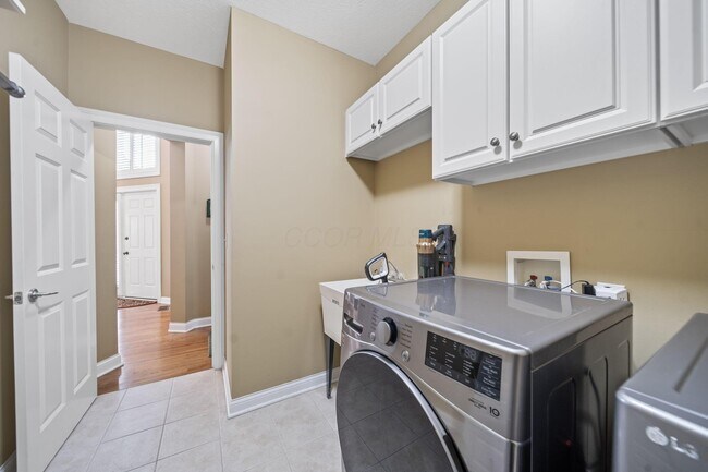 Building Photo - 4939 Stonehaven Dr
