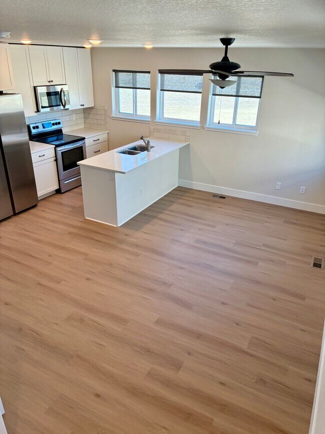 Building Photo - 2837 Urban Pl