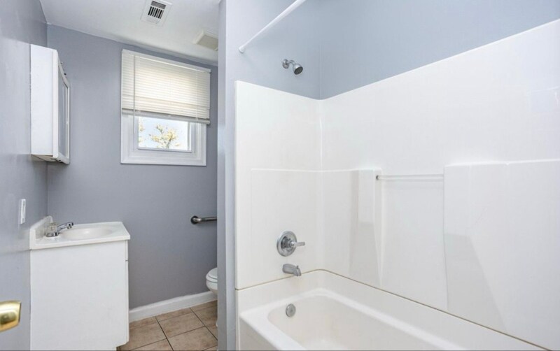 Building Photo - 4002 Oakford Ave