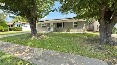 Building Photo - 913 Rosewood Hills Dr