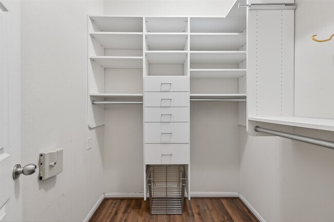 Building Photo - 12707 Boheme Dr