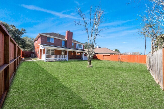 Building Photo - 14706 Cross Jct St