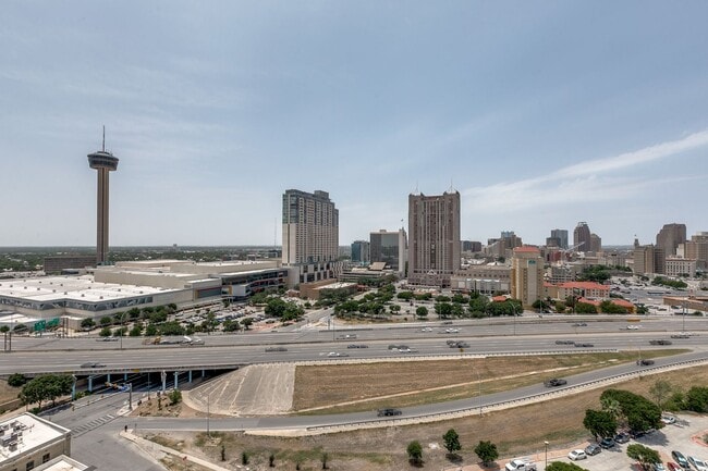 Building Photo - GORGEOUS FURNISHED CONDOMINIUM WITH GREAT ...
