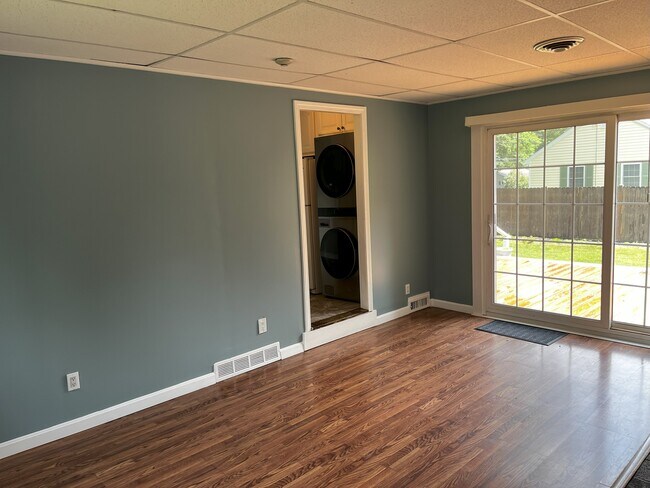 Building Photo - 35 Hastings Ave