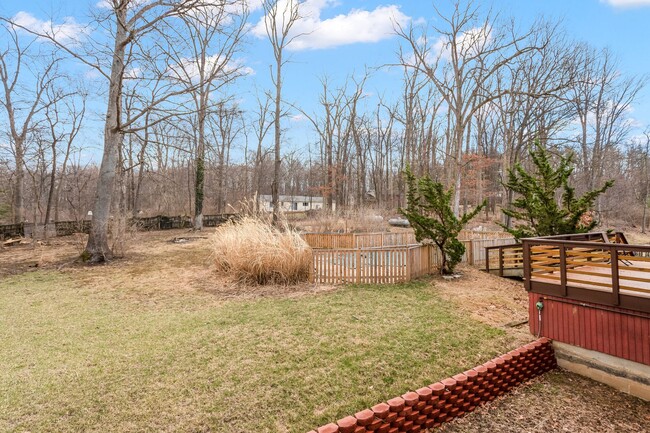 Building Photo - Mid-Century Lodge Home in Frederick with 6...