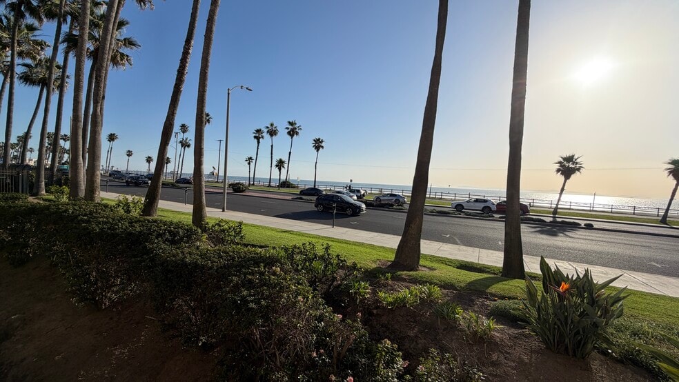 Building Photo - 1200 Pacific Coast Hwy