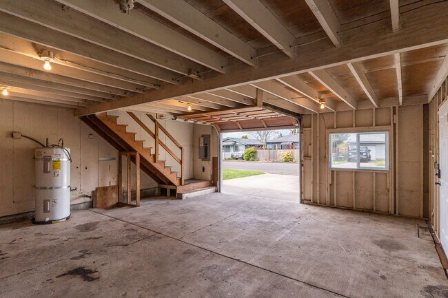 Building Photo - 230 15th Ave SE