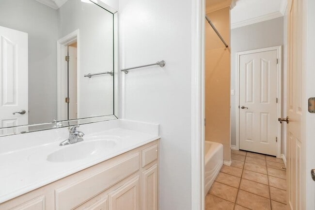 Building Photo - 6235 Gracemount Ln