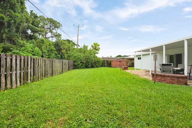 Building Photo - 22672 SW 54th Ave