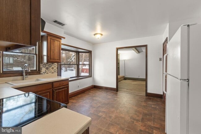 Building Photo - 137 Blackfoot Trail