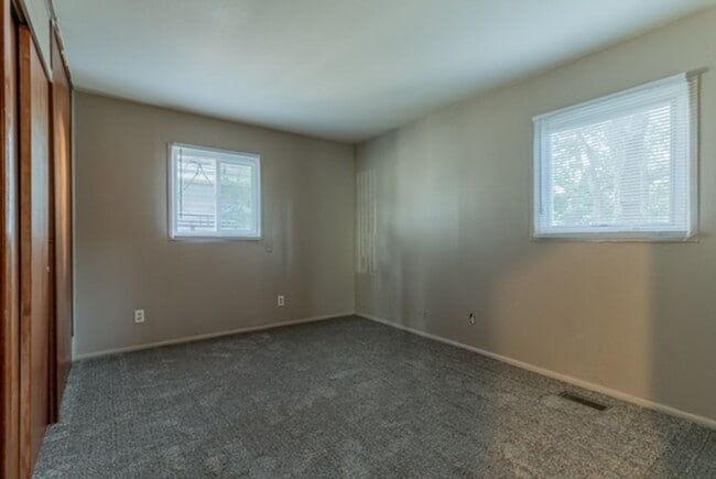 Building Photo - Newly renovated, 3 Bedroom ranch! - Availa...