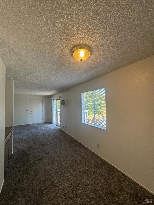 Building Photo - 118 Yorkshire Ct