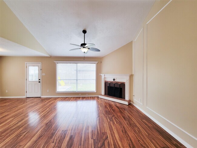 Building Photo - 3014 Millers Oak Ln