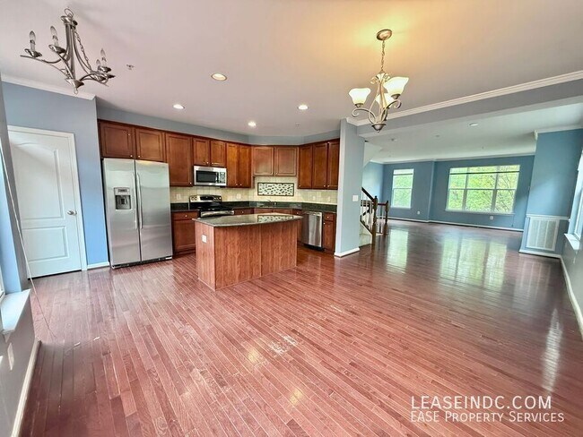 Building Photo - 424 Ava Way NE