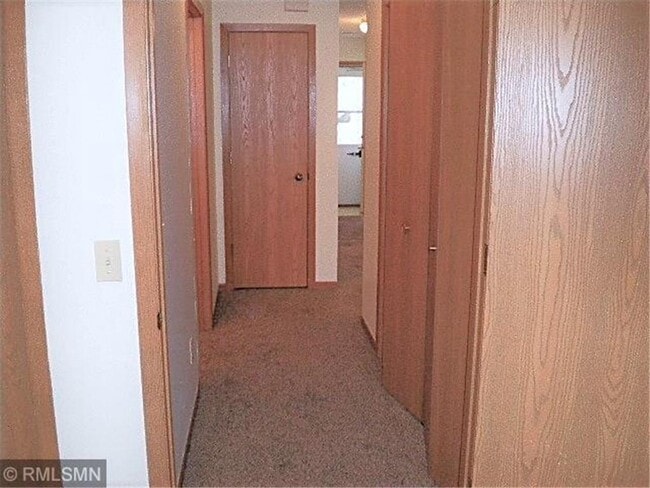 Building Photo - 855 Highview Dr