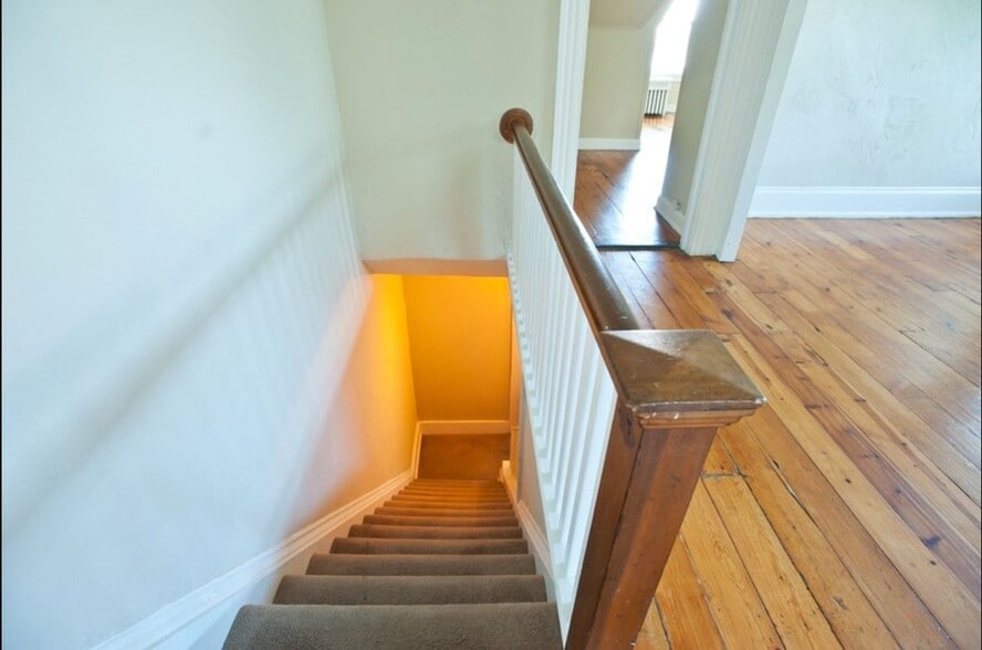 Building Photo - 2214 E Ivanhoe Pl