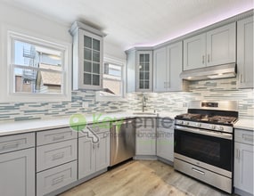 Building Photo - No Broker Fee! Bright & Spacious 3-Bed, 2-...