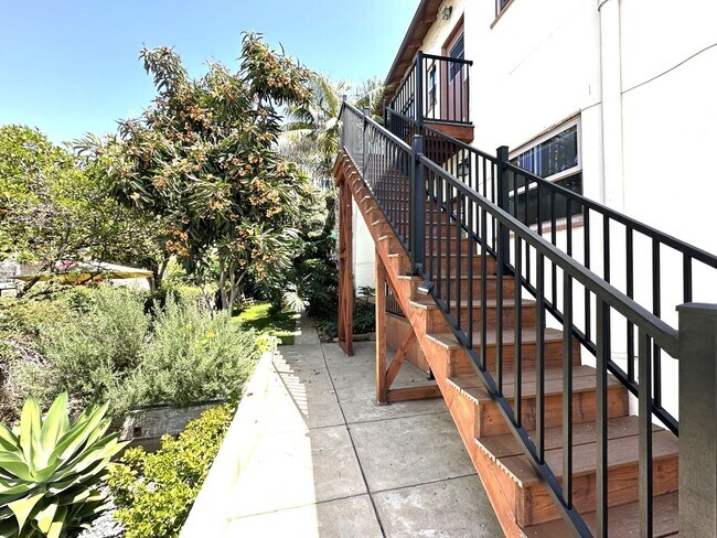 Building Photo - 1330-1334 Sassafras St