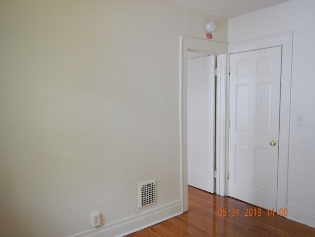 Building Photo - 1213 Madison St