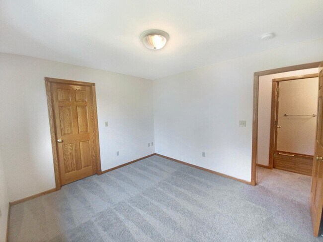 Building Photo - 3647 Ironwood Ct SW