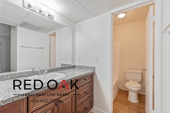 Building Photo - Bright and Welcoming One Bedroom with Incr...