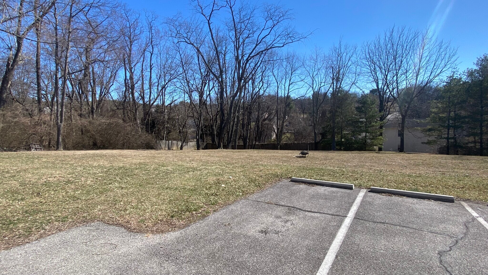 Building Photo - 1282 N Main St