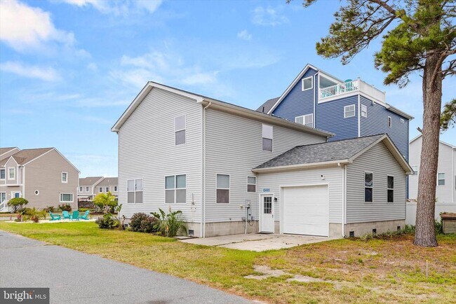 Building Photo - 13022 Wilson Ave