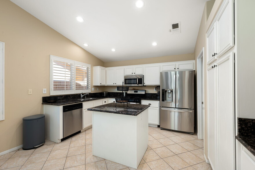 Building Photo - 79309 Paseo del Rey