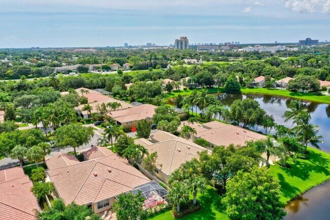 Building Photo - 923 Magdalena Rd