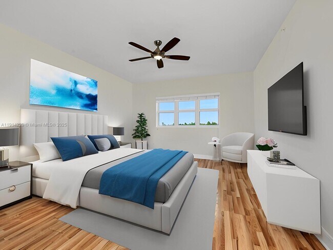 Building Photo - 15051 Royal Oaks Ln