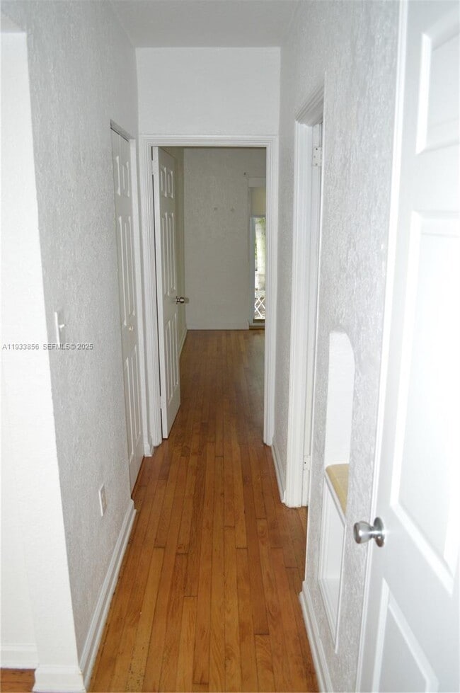 Building Photo - 165 NE 98th St