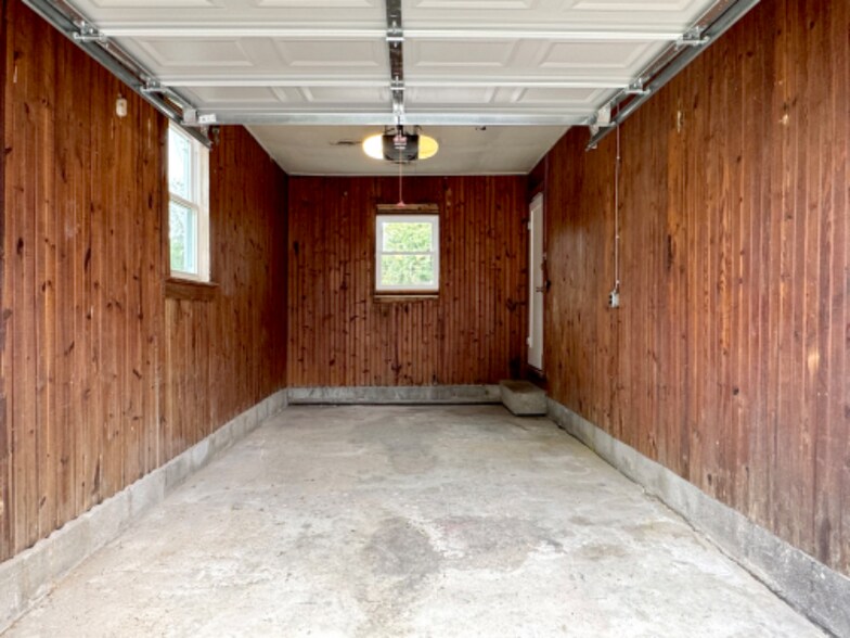 Building Photo - 1501 5th Ave W