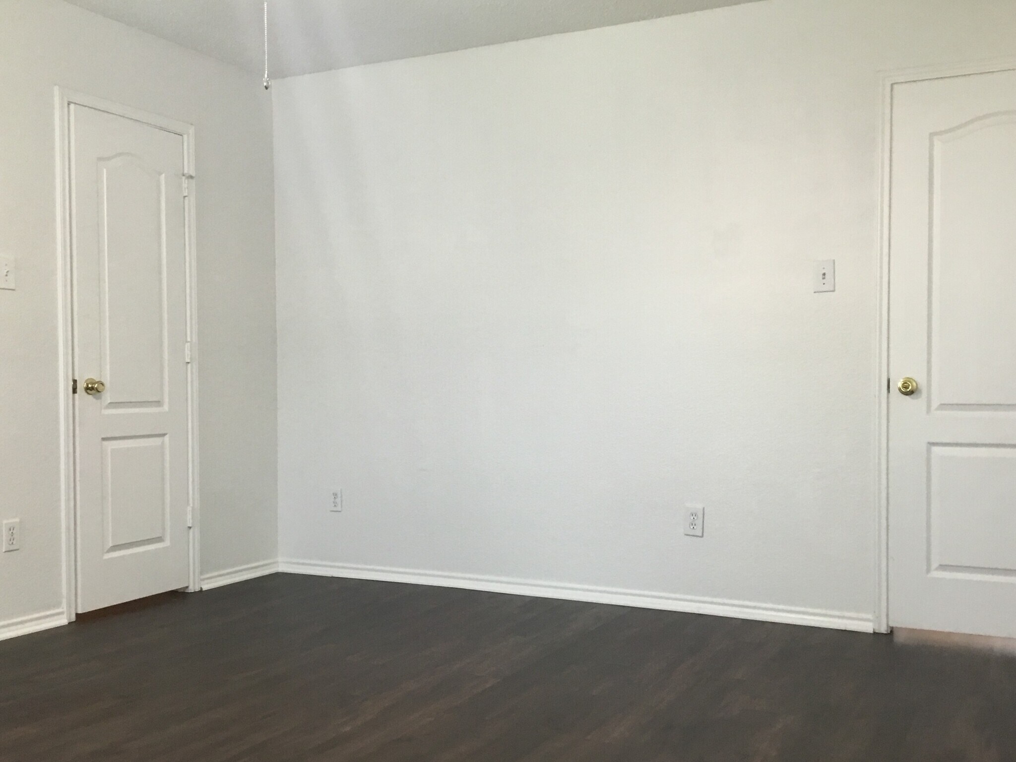Building Photo - 902 Pryor Dr